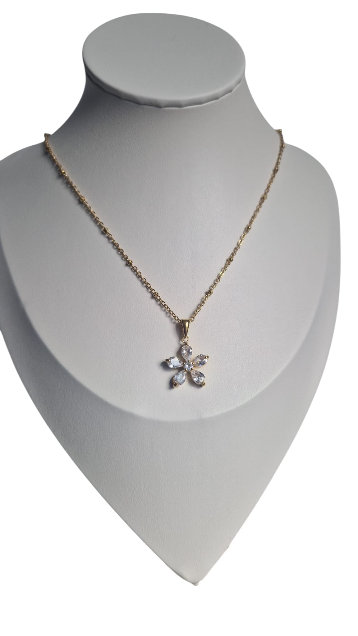 Collier Fleuria – Brillance florale & élégance dorée