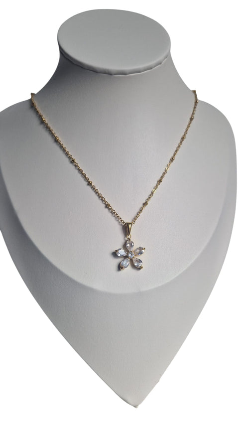 Collier Fleuria – Brillance florale & élégance dorée