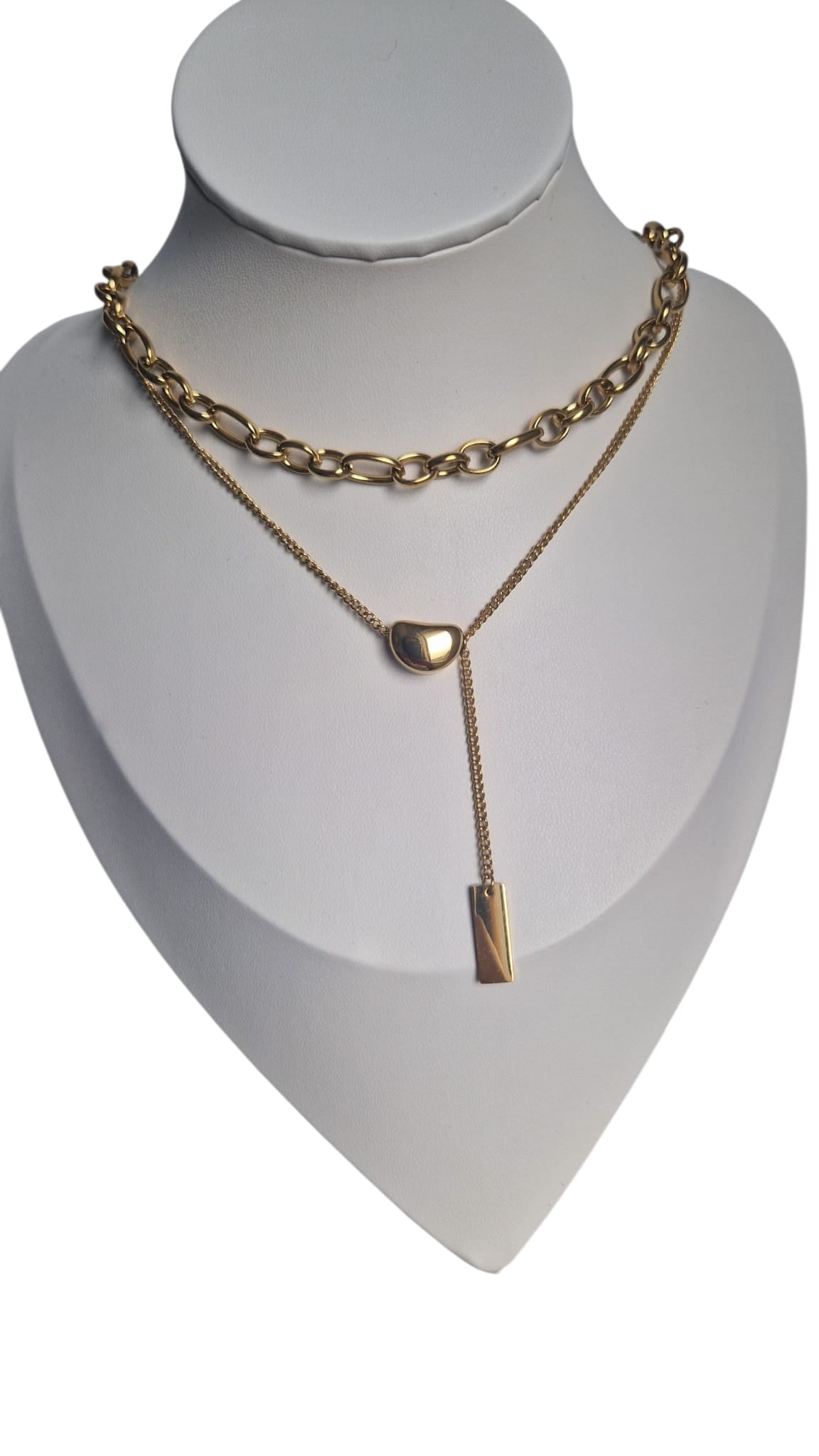Collier Élan Doré – Dualité et caractère
