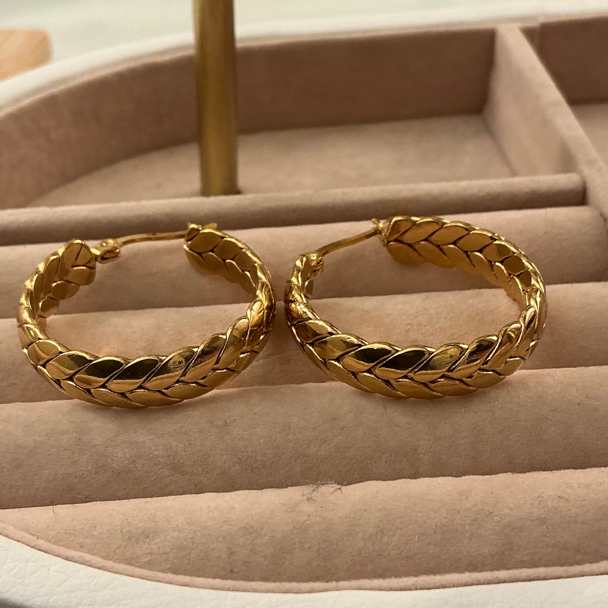 Boucles d’Oreilles Braïa – Créoles Tressées Chic