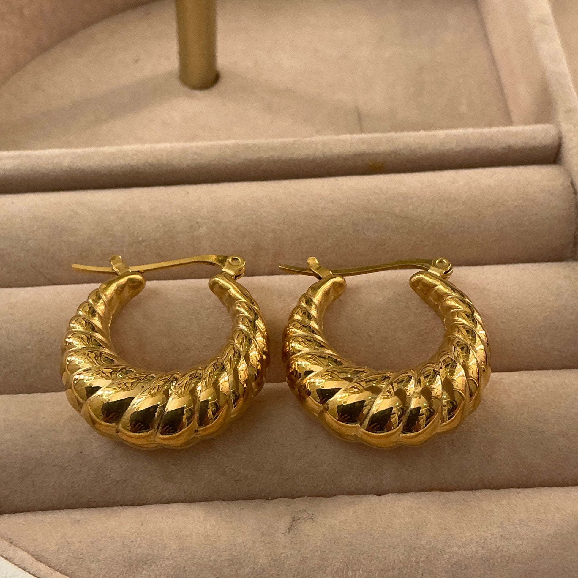 Boucles d’Oreilles Kalia – Courbes Solaires