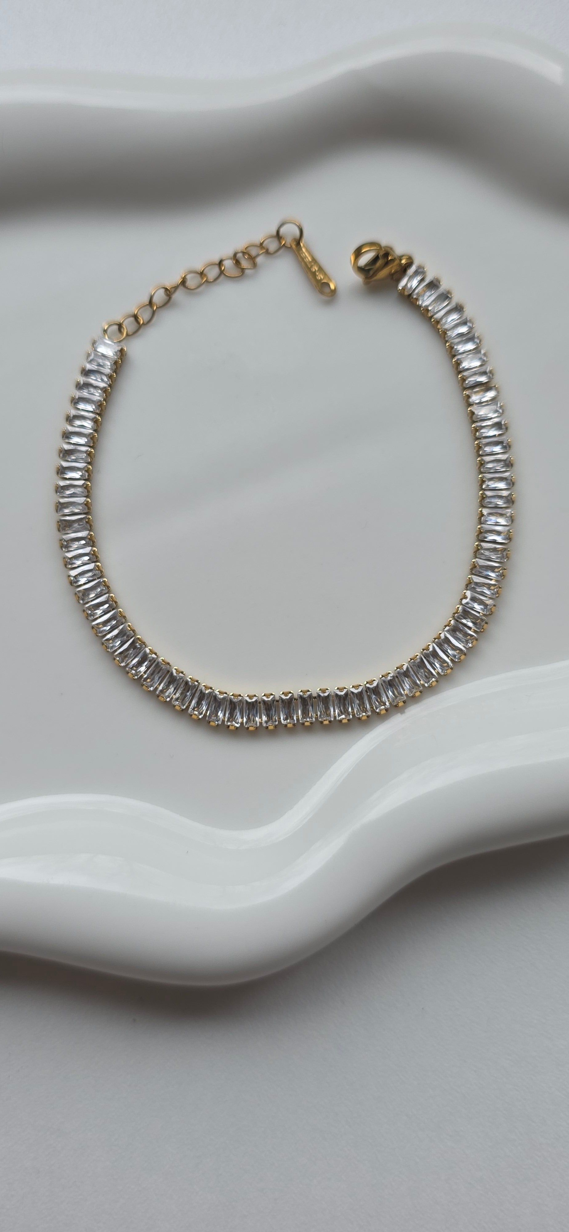 Bracelet Impérial Doré – Cristaux Majestueux