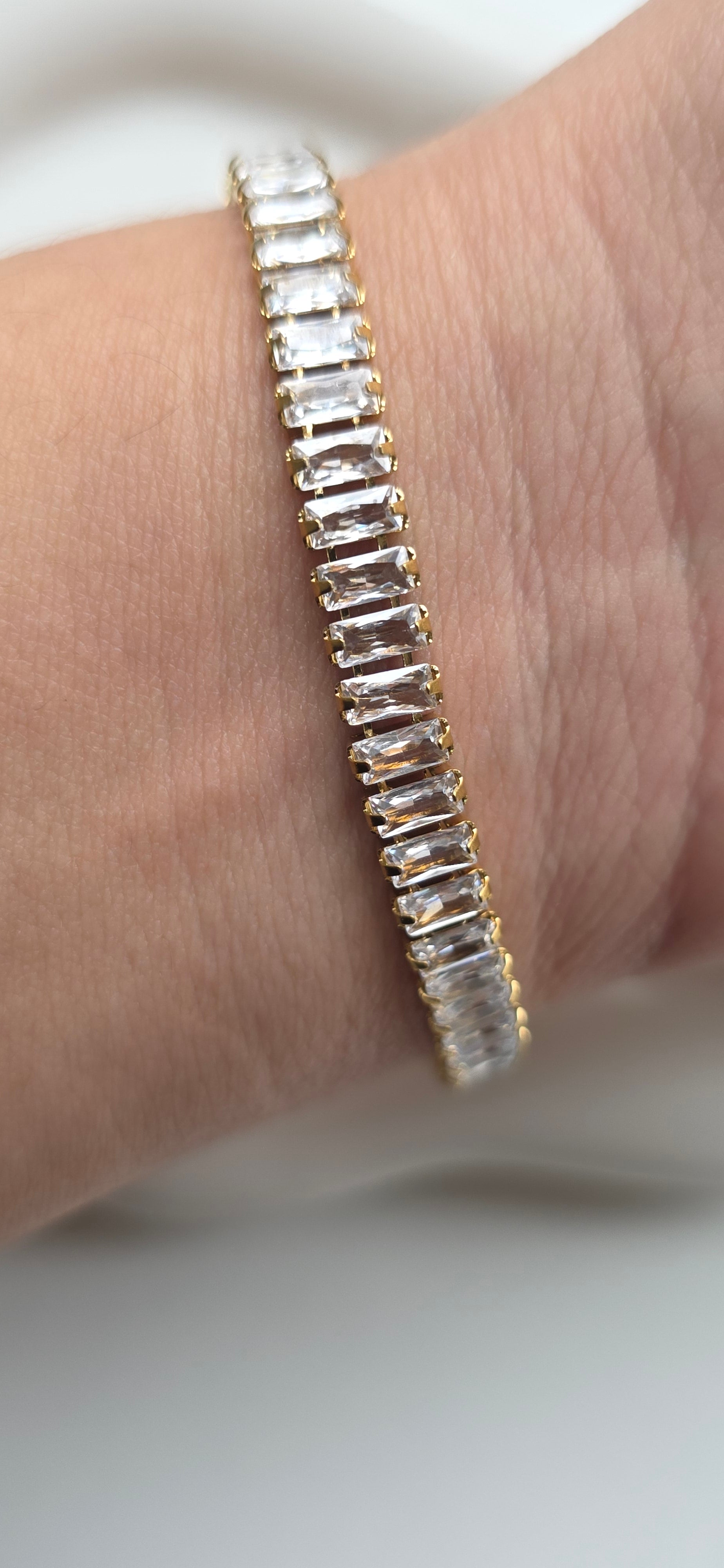 Bracelet Impérial Doré – Cristaux Majestueux