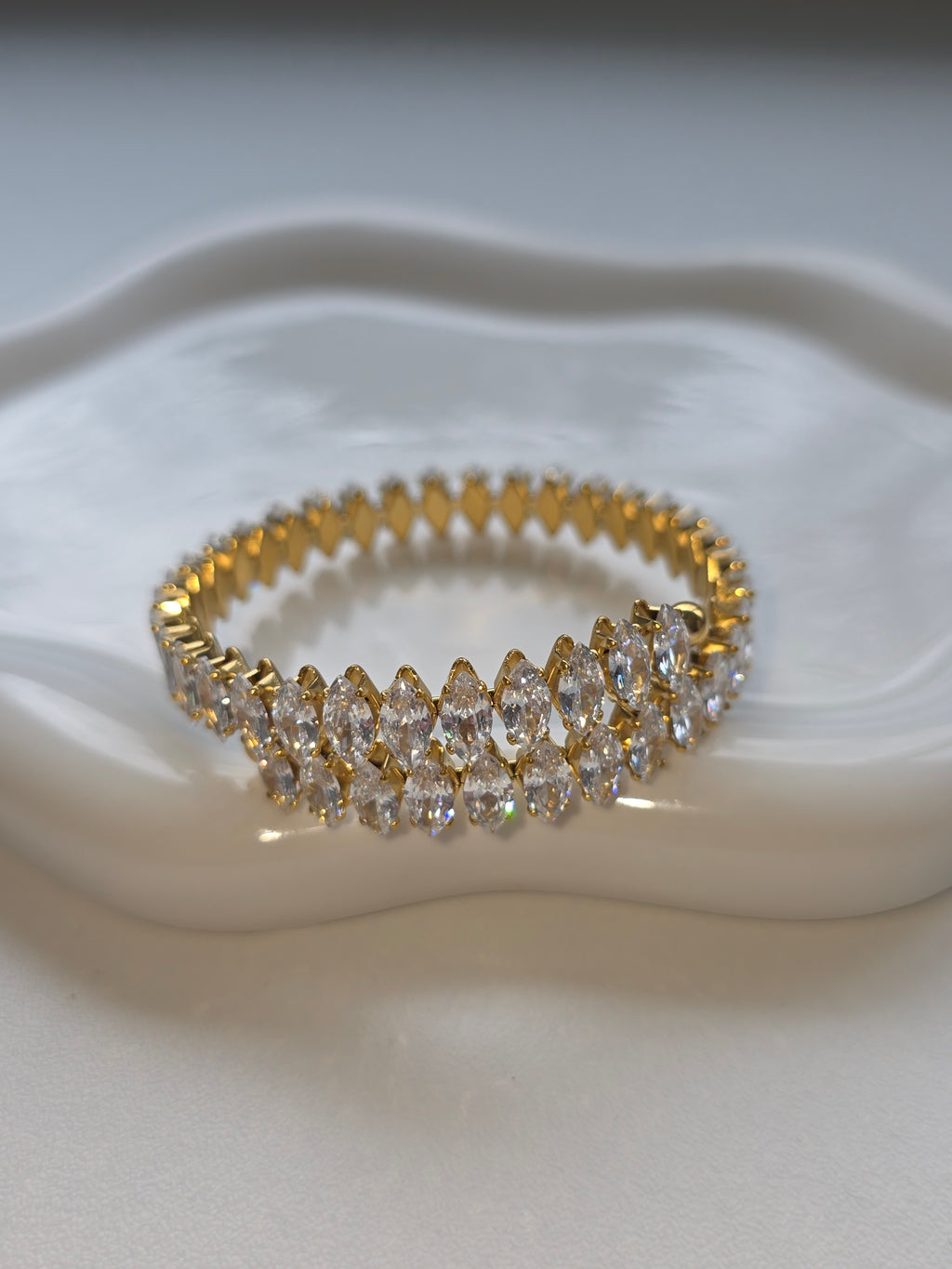 Bracelet Riviera Doré – Jonc Cristal